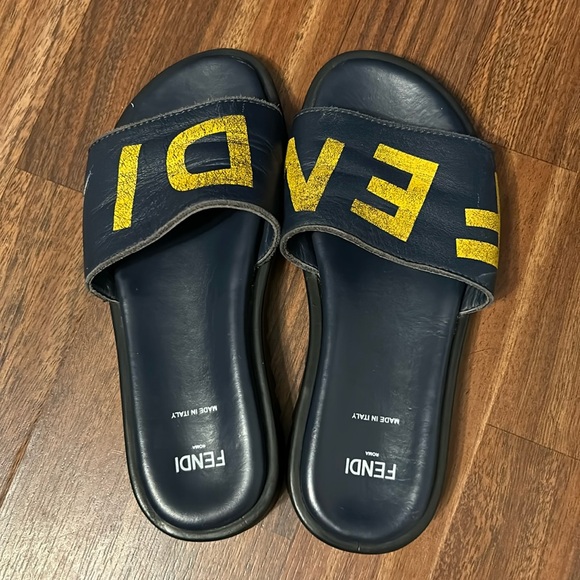 Fendi Kids Slipper - Picture 2 of 7